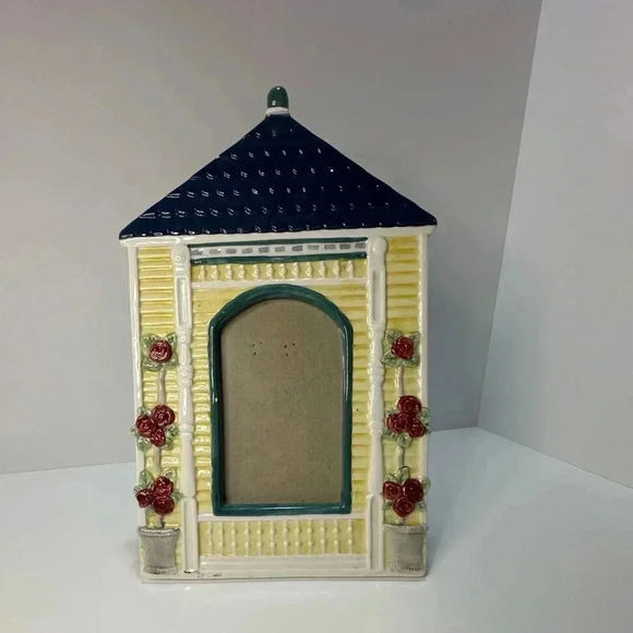 Other - Vintage Cottage Picture Frame